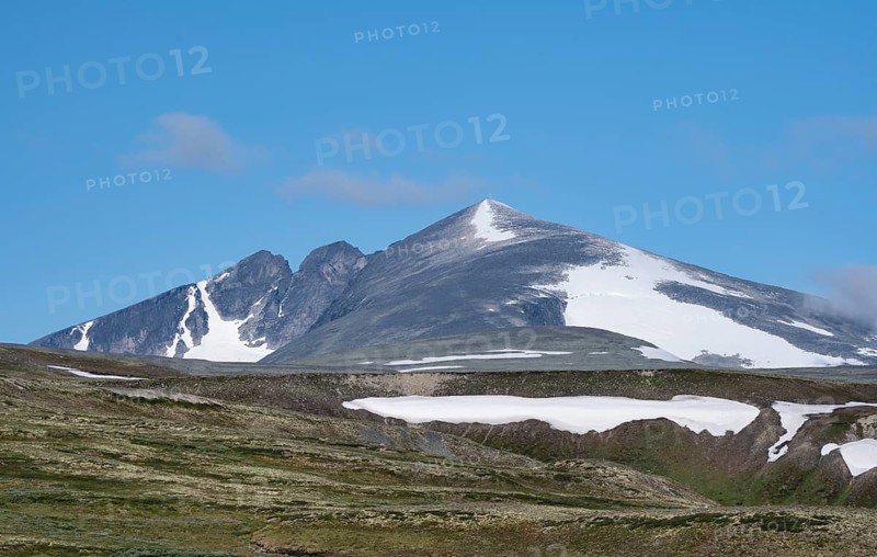 Fjell with mountain Snohetta