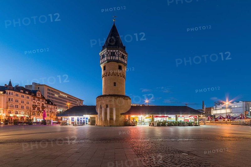 Bockenheimer Warte after sunset