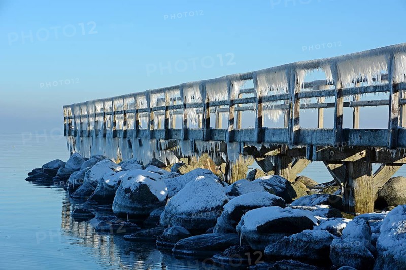 Pier with icicles