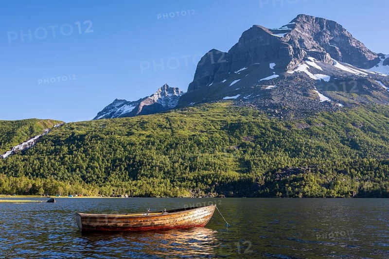 Ruterboat at the lake Innerdalsvatna