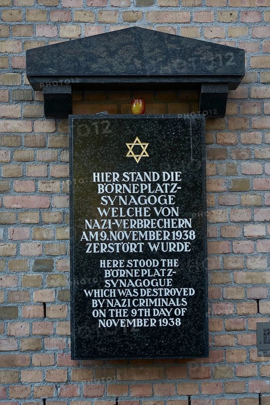 Commemorative plaque