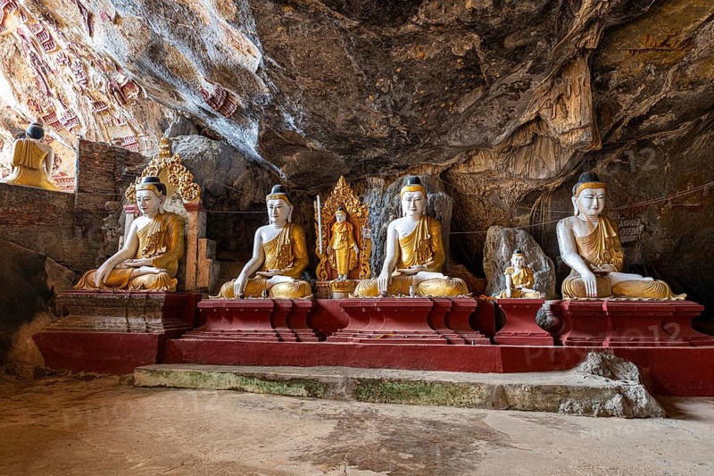 Cave filled with buddhas