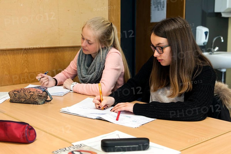 Vocational high school health to obtain the baccalaureate. The 3rd class completes the 3-year course of education to obtain the general higher education entrance qualification. Elly-Heuss-Knapp-Schule