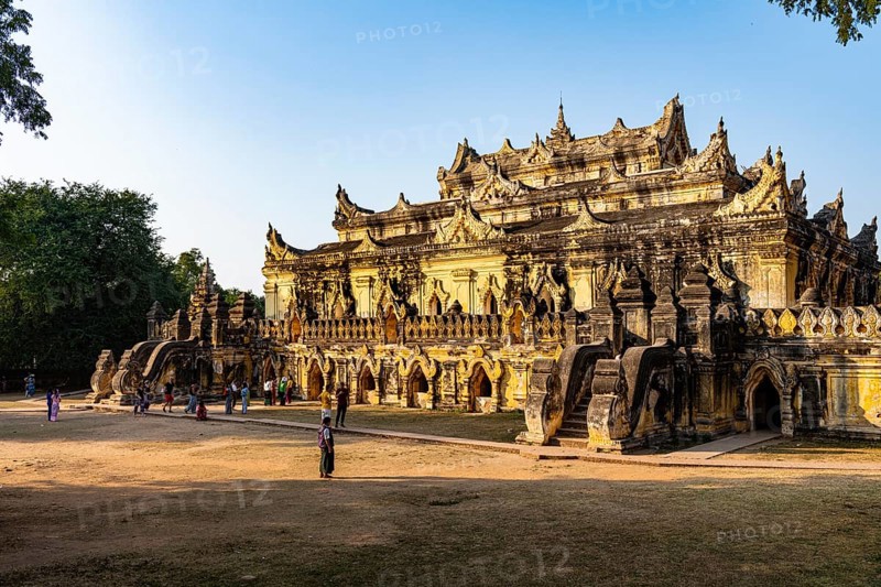 Maha Aungmye Bonzan Monastery