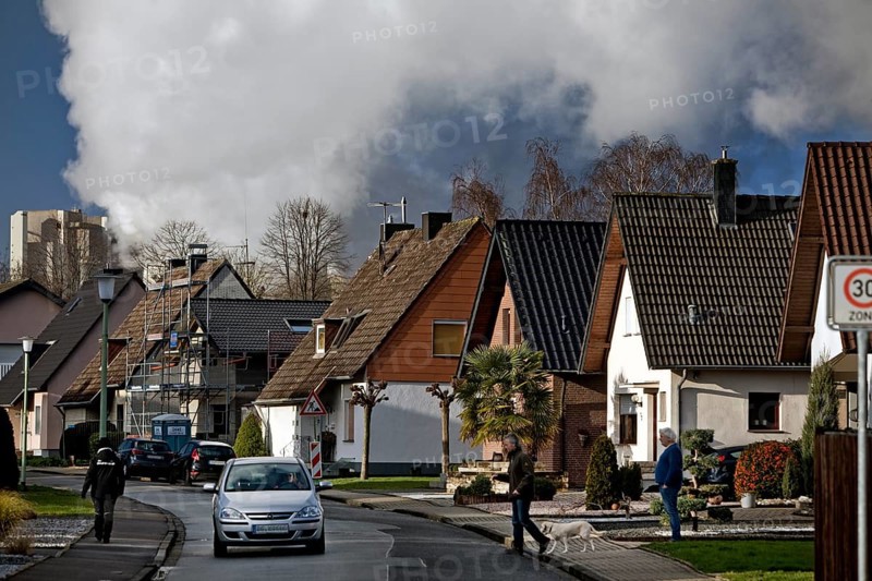Housing estate in front of the RWE Weisweiler power plant