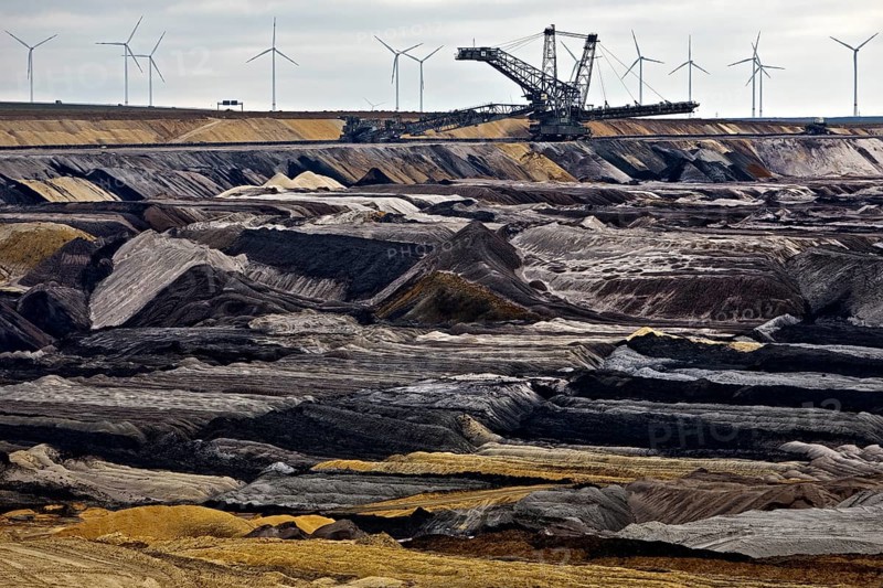 Lignite opencast mine with stacker
