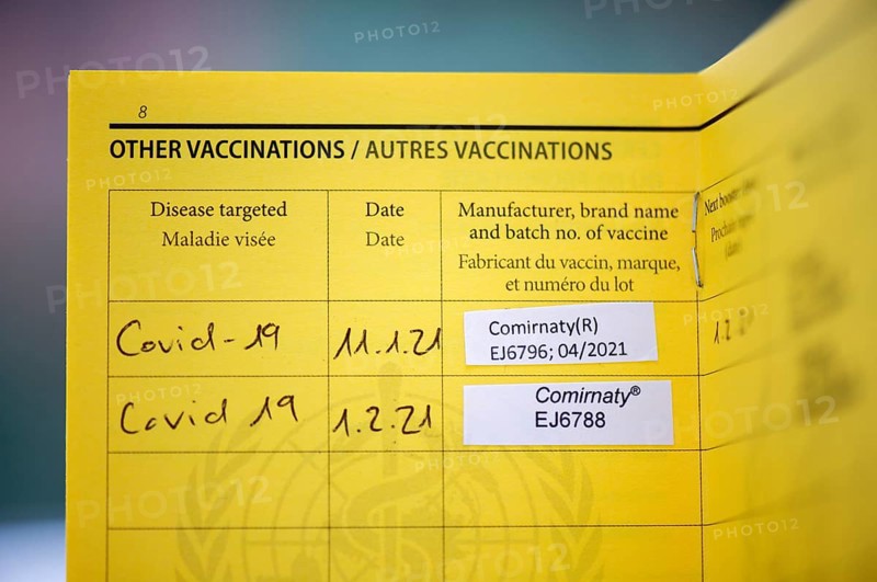 2 Covid vaccinations with vaccine Comirnaty registered in a vaccination card