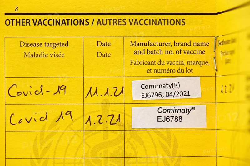 2 Covid vaccinations with vaccine Comirnaty registered in a vaccination card