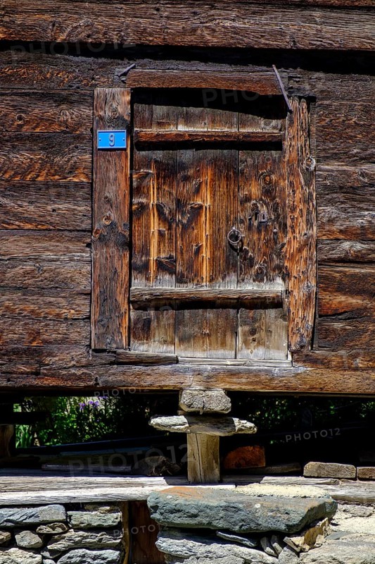 Walser house with mouse plates