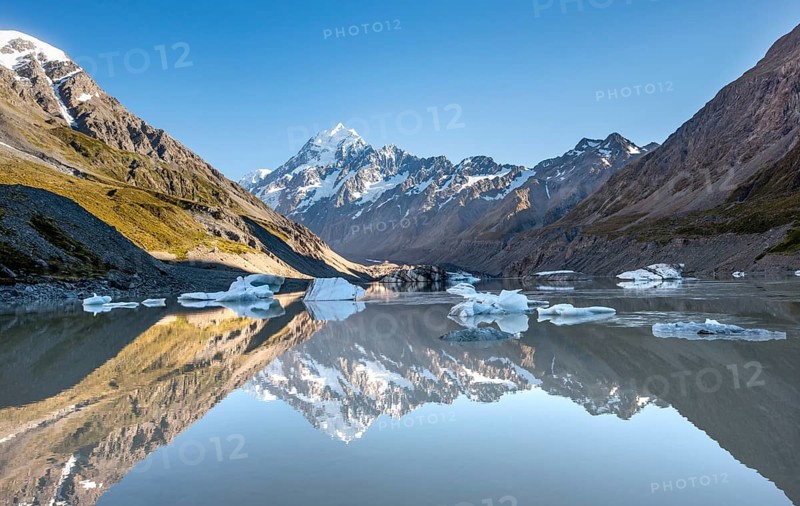 Reflection in Hooker Lake at sunrise