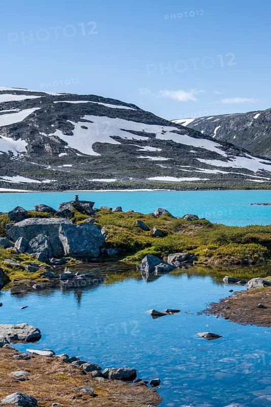 Turquoise lake and mountains