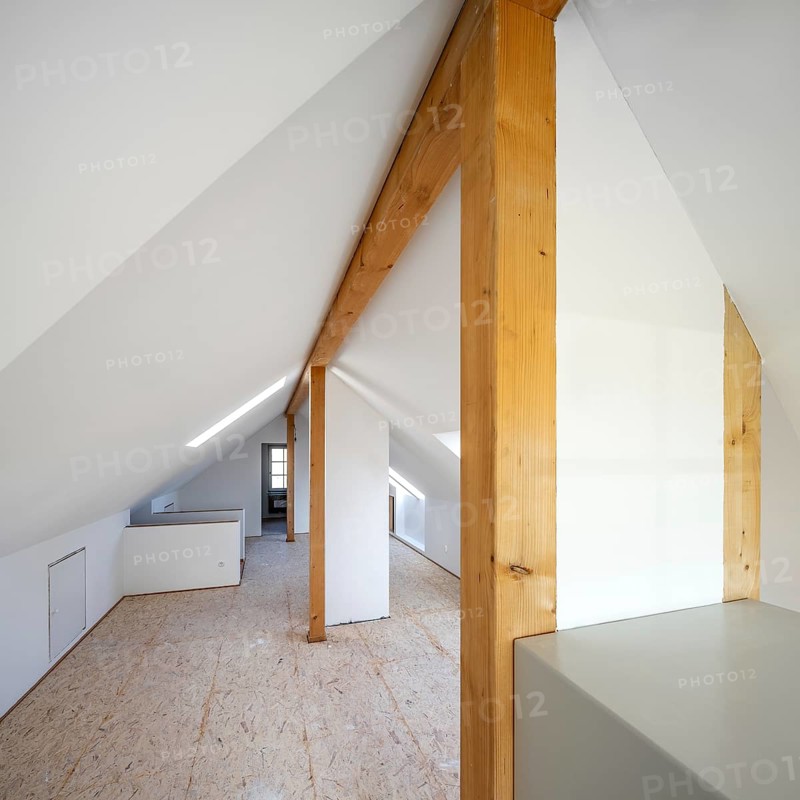 Conversion of an attic into a spacious living area