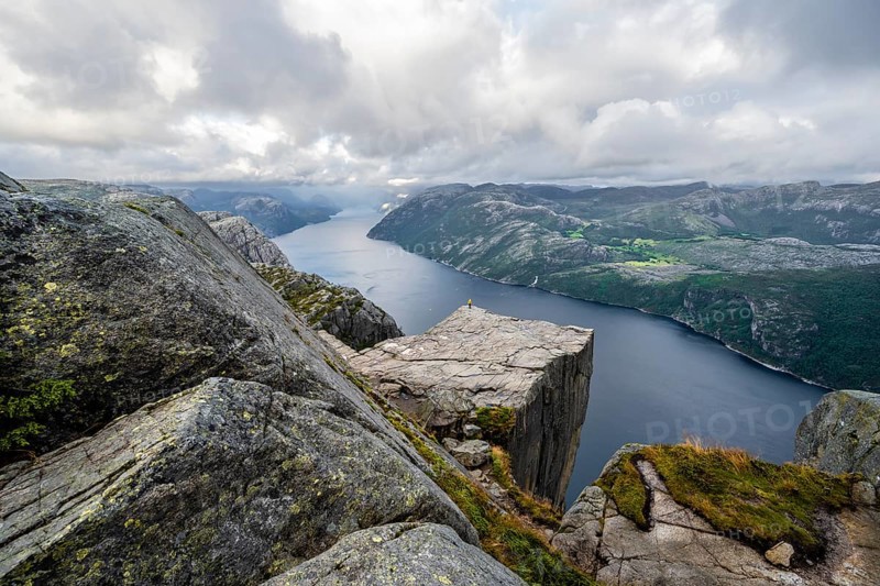 Rock plateau