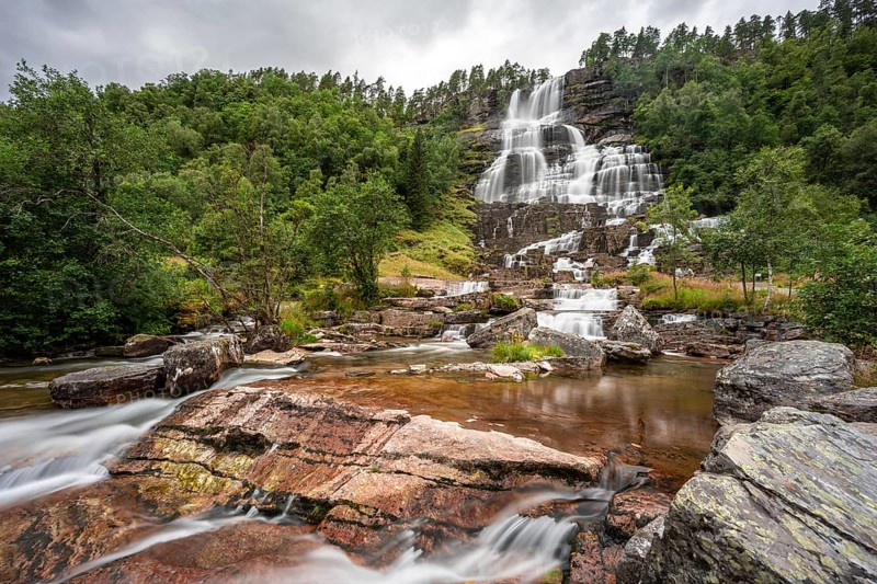 Tvindefossen waterfall