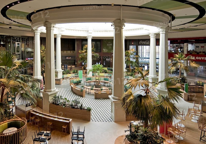Empty gastronomy area in the Centro shopping centre