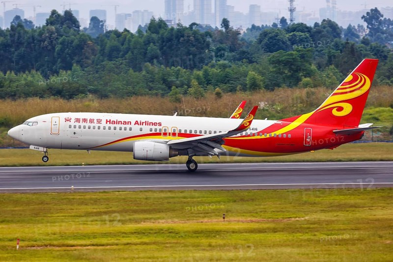 A Hainan Airlines Boeing 737-800 aircraft with registration number B-5416 at Chengdu Airport