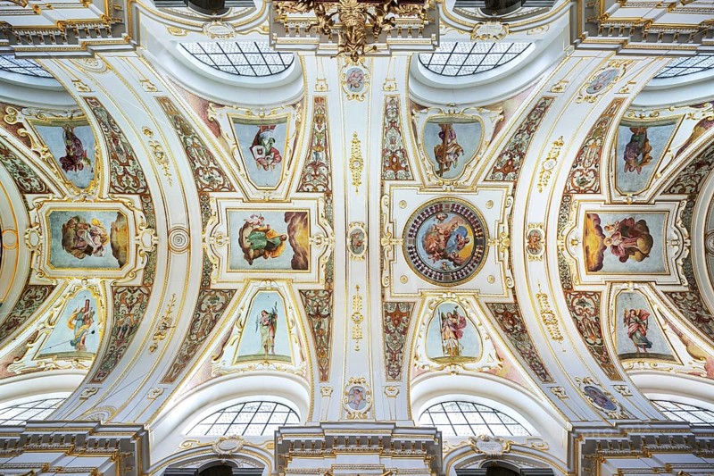 Ceiling vault with frescoes