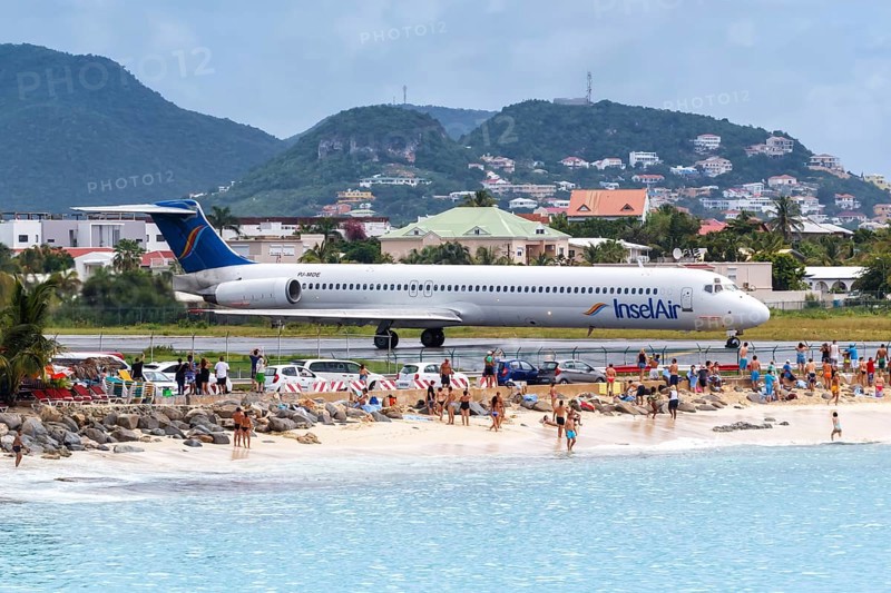 A McDonnell Douglas MD-82 of Insel Air with the registration PJ-MDE at the airport of St. Maarten