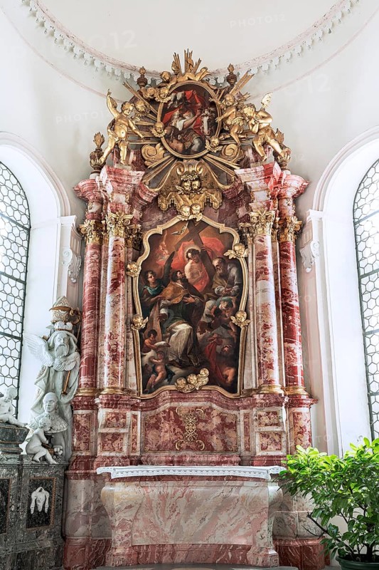 Side altar