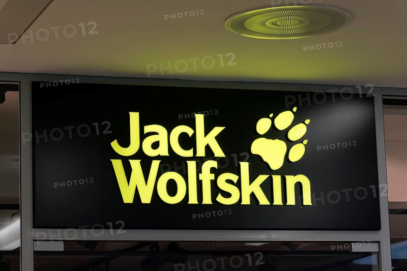 Logo Jack Wolfskin at a store
