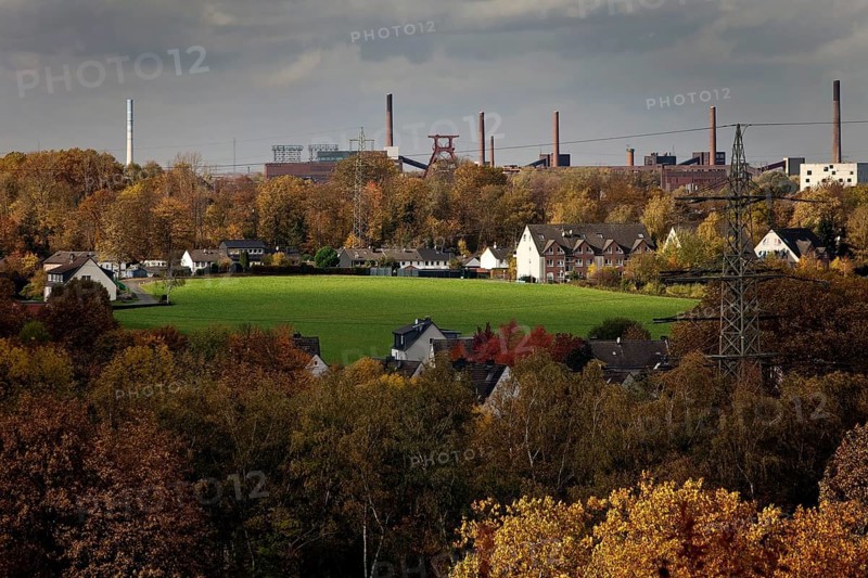 Panorama seen from the Mechtenberg towards the Zollverein colliery
