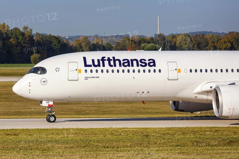 A Lufthansa Airbus A350-900 with the registration D-AIXO at Munich Airport