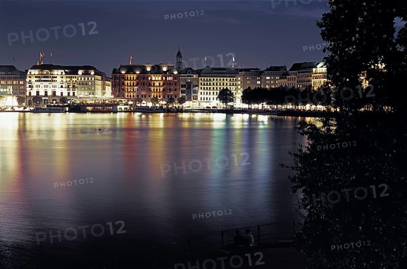 View across Inner Alster towards Jungfernstieg promenade