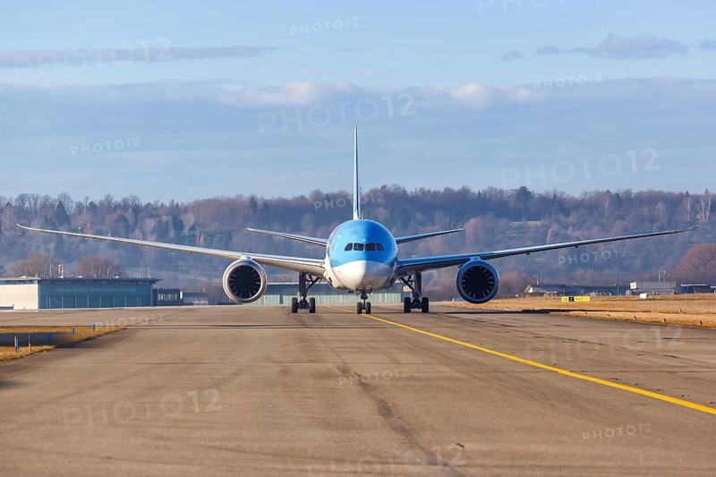 A TUI Boeing 787-9 Dreamliner aircraft with registration G-TUIK at Stuttgart Airport