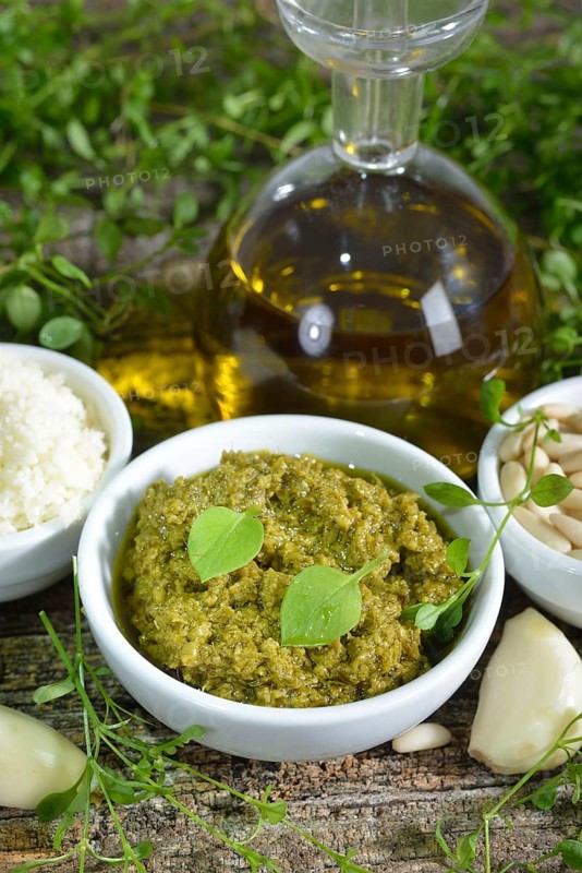 Chickweed pesto