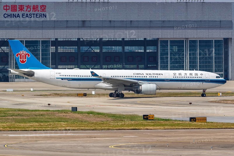 A China Southern Airlines Airbus A330-300 with registration number B-5965 at Shanghai Hongqiao Airport