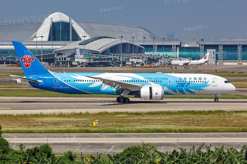 China Southern Airlines Boeing 787-9 Dreamliner aircraft with registration number B-1167 at Guangzhou Airport