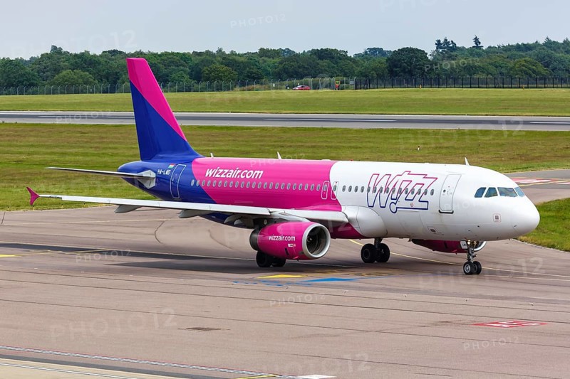 A Wizzair Airbus A320 with registration number HA-LWD at London Airport