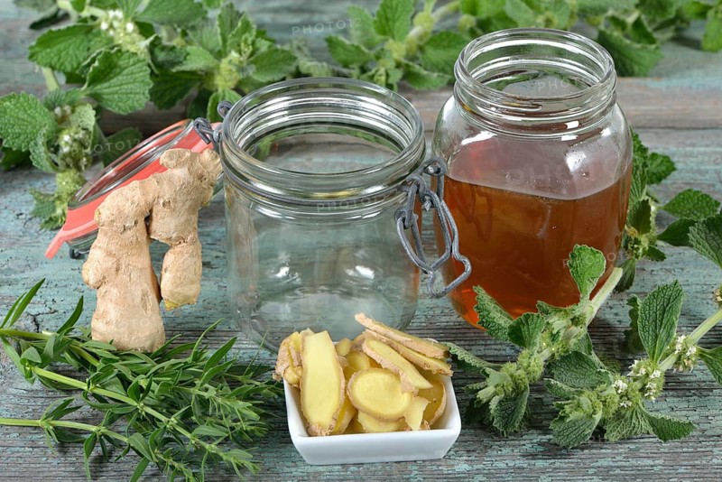 Horehound honey with ginger