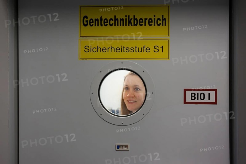 Scientist in the cold room at 4 degrees in the genetic engineering department in the faculty of biology at the University of Duisburg-Essen