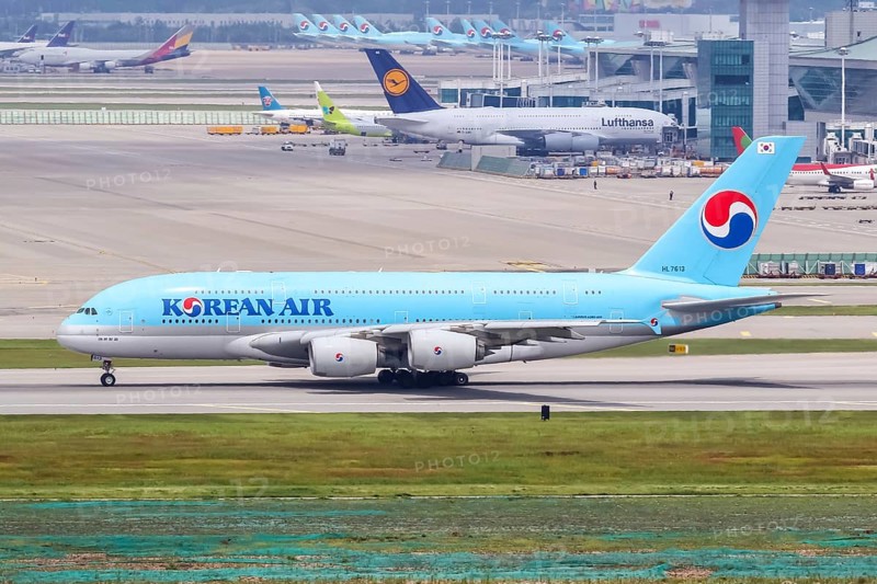 A Korean Air Airbus A380-800 aircraft with registration number HL7613 at Seoul Incheon Airport