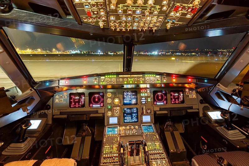Cockpit of a Germanwings Airbus A319 with the registration D-AKNK at Stuttgart Airport