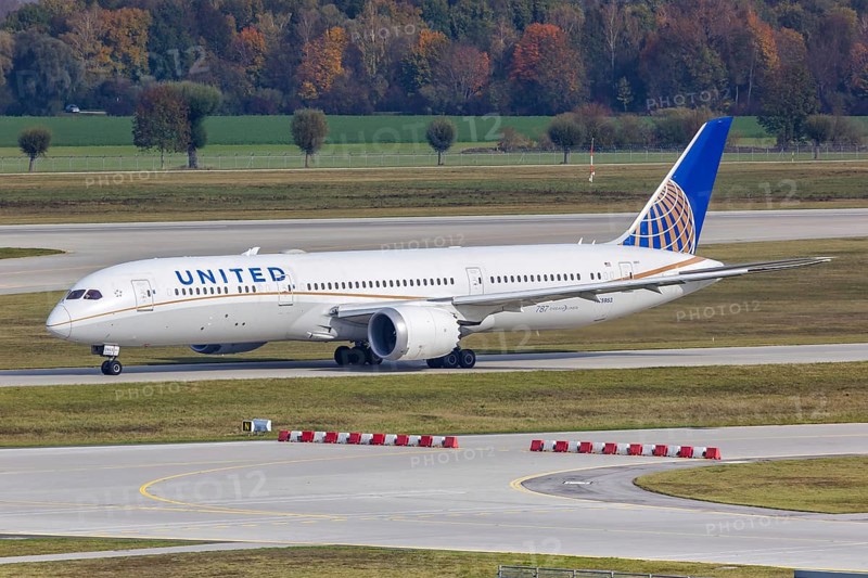A United Airlines Boeing 787-9 Dreamliner aircraft with registration number N35953 at Munich Airport