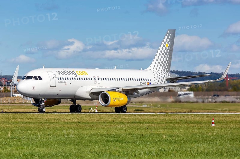 A Vueling Airbus A320 with the registration EC-MVD at Stuttgart Airport