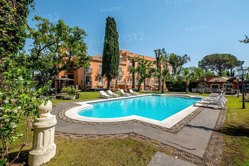 Swimming pool of the Catania Hotel