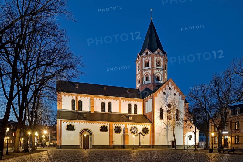 Basilica of St. Margaret in the evening