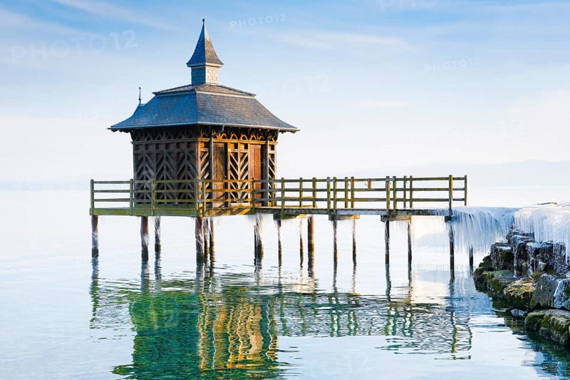 Iced bathhouse