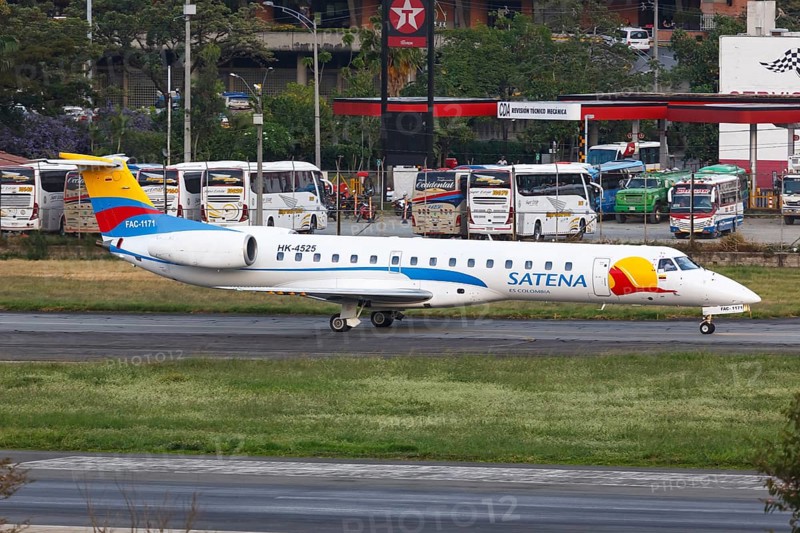 A Satena Embraer 145 aircraft with registration number HK-4525 at Medellin Airport