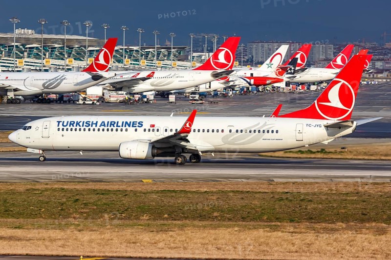 A Turkish Airlines Boeing 737-900ER with registration TC-JYG at Istanbul Airport