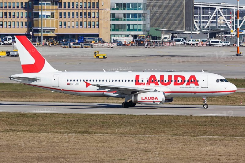 A Lauda Airbus A320 aircraft with registration OE-LOM at Stuttgart Airport