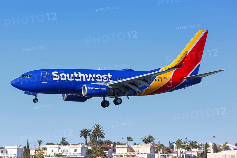 A Southwest Airlines Boeing 737-700 aircraft with registration number N954WN lands at San Diego airport