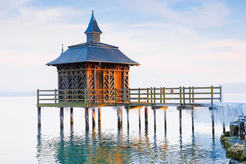 Iced bathhouse