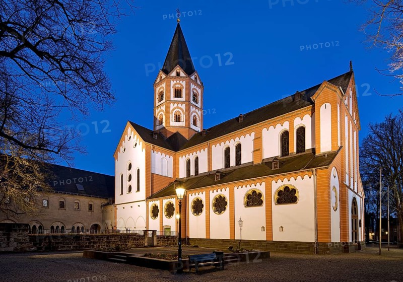 Basilica of St. Margaret in the evening