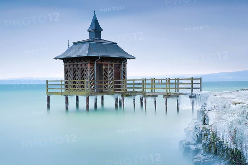 Iced bathhouse