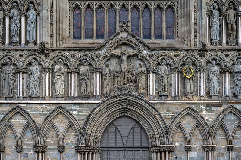 Entrance portal with holy figures