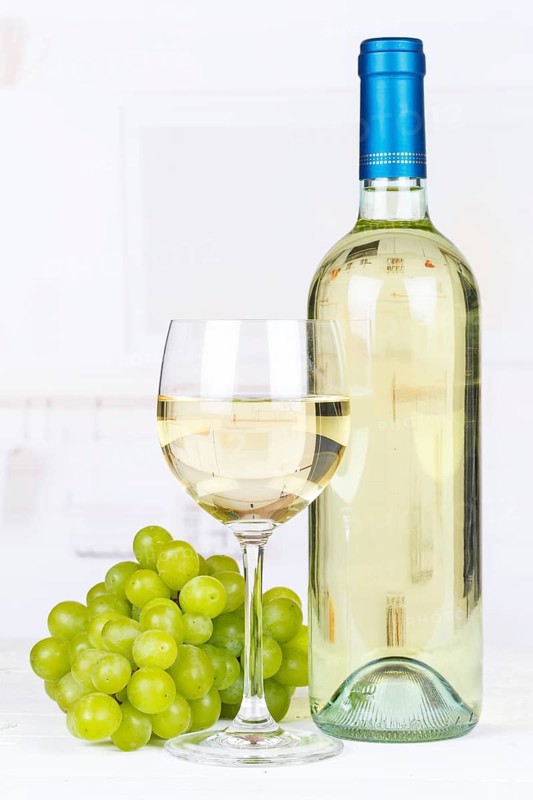 Wine white white wine white wine grapes grapes text free space copyspace copyspace